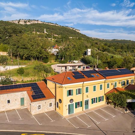 Vila Robida & Spa Crni Kal Exterior photo