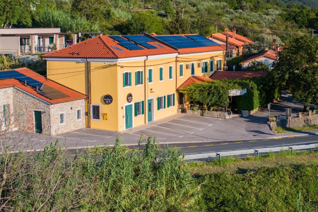 Vila Robida & Spa Crni Kal Exterior photo